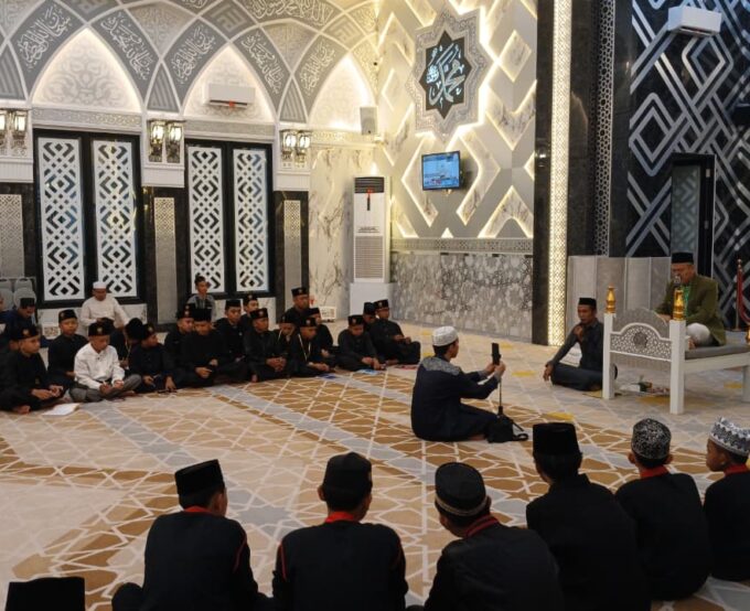Prof. Muhammad Agus: Para Penjaga Al-Qur'an Adalah Mereka yang Menghafal, Memahami, dan Mengamalkannya